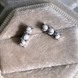 Triple circle marble stud